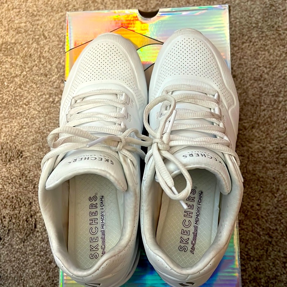 Still a lot of life in these shoes! Inly wore them a couple of months!